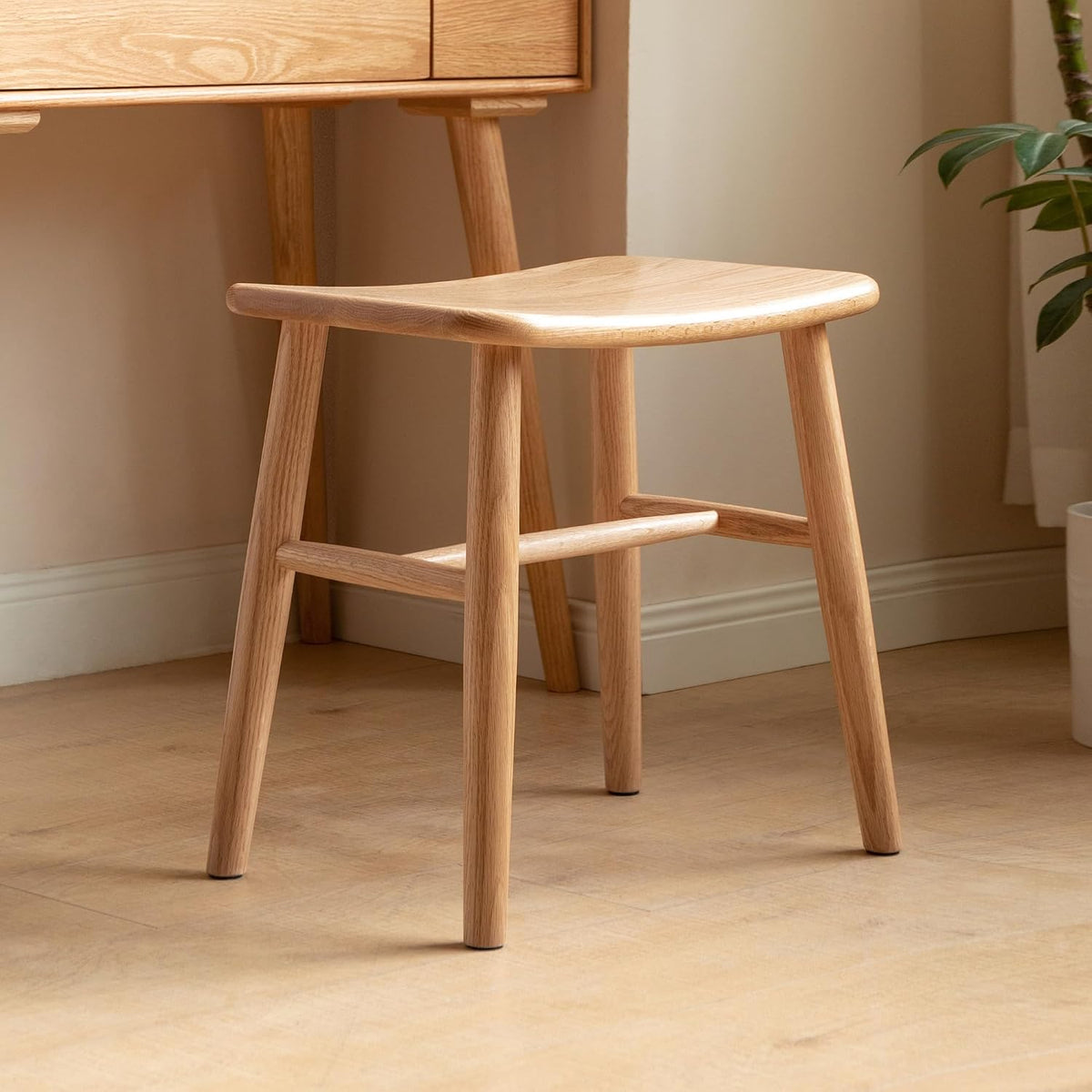 Shano Solid Red Oak Dressing Stool | Curved Seat | Pre-Assembled | 150kg | 2 Finishes